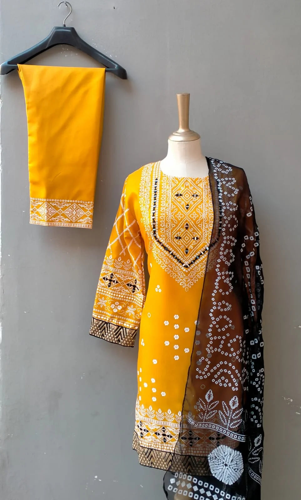 PREMIUM 3PC COLLECTION CHUNRI SILK